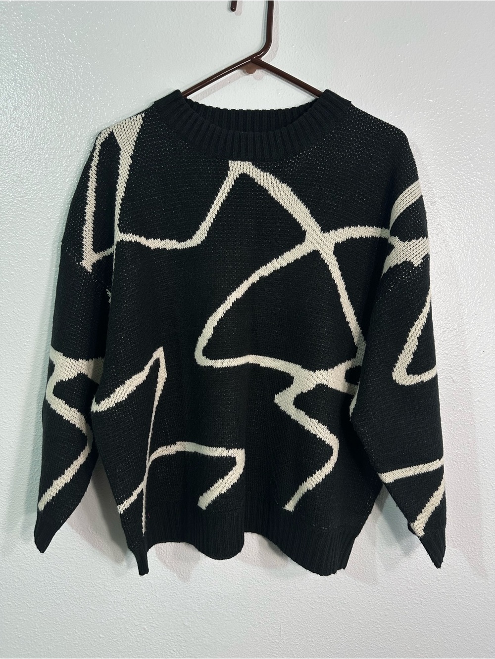 Le Lis Collection Women’s Small Black Cream Abstract Knit Sweater Minimalist